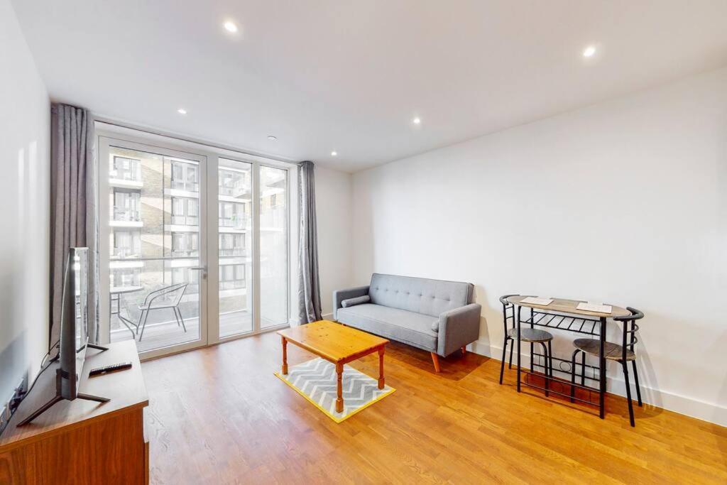 Lovely 1 Bedroom In Royal Arsenal Riverside London Eksteriør billede