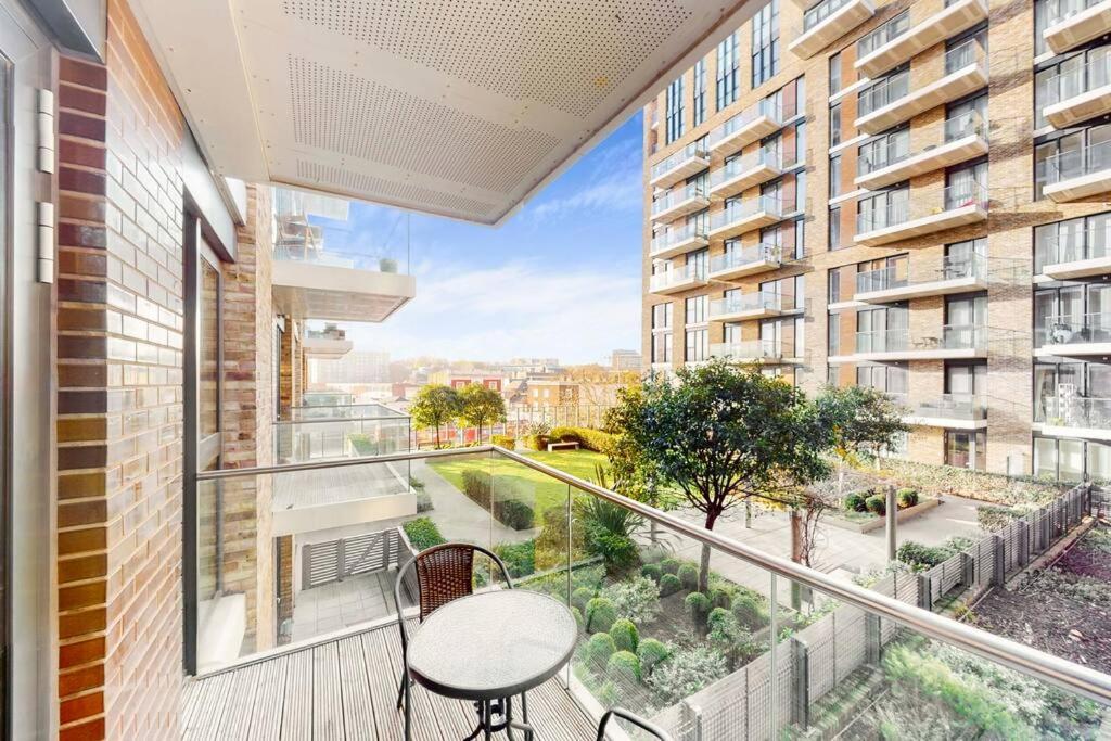 Lovely 1 Bedroom In Royal Arsenal Riverside London Eksteriør billede